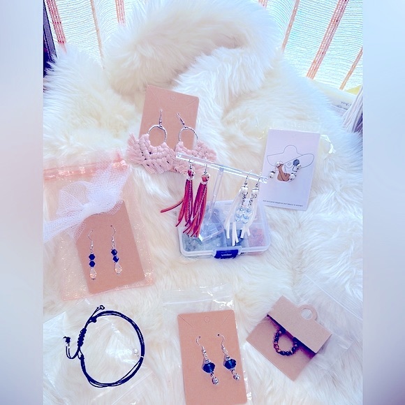 Dangle Earrings VTG Glass Burgundy+Luxe Champagne Pearls »Fishhooks Earrings - Picture 5 of 12